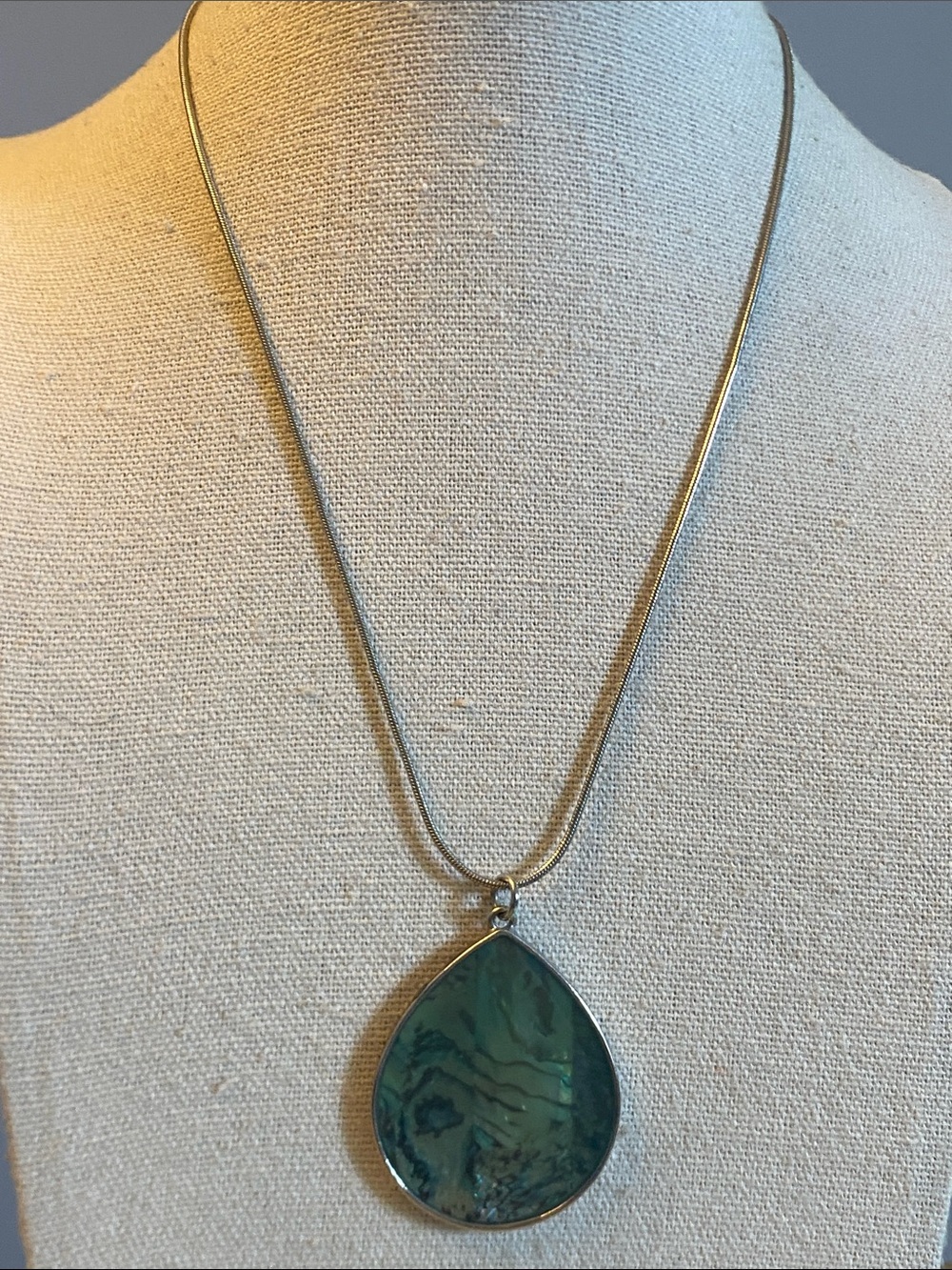 Abalone Shell Teardrop Pendant Necklace Silver Tone 16” + Extender